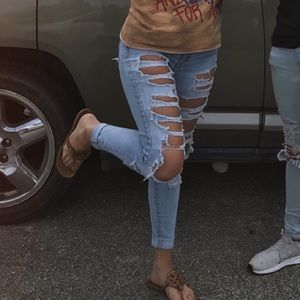 AMERICAN EAGLE JEANS